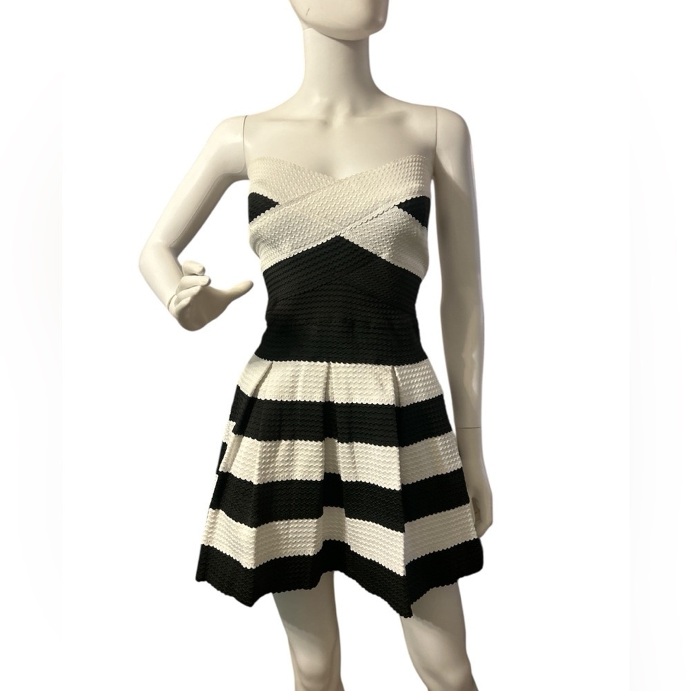 Touch Me Women's Dress Size M  Strapless​